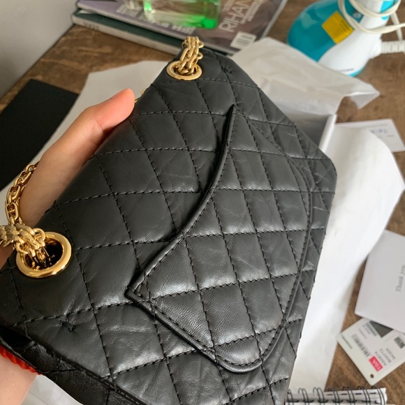 Chanel classic black reissue mini 224 GHW bag - Picture 5 of 9